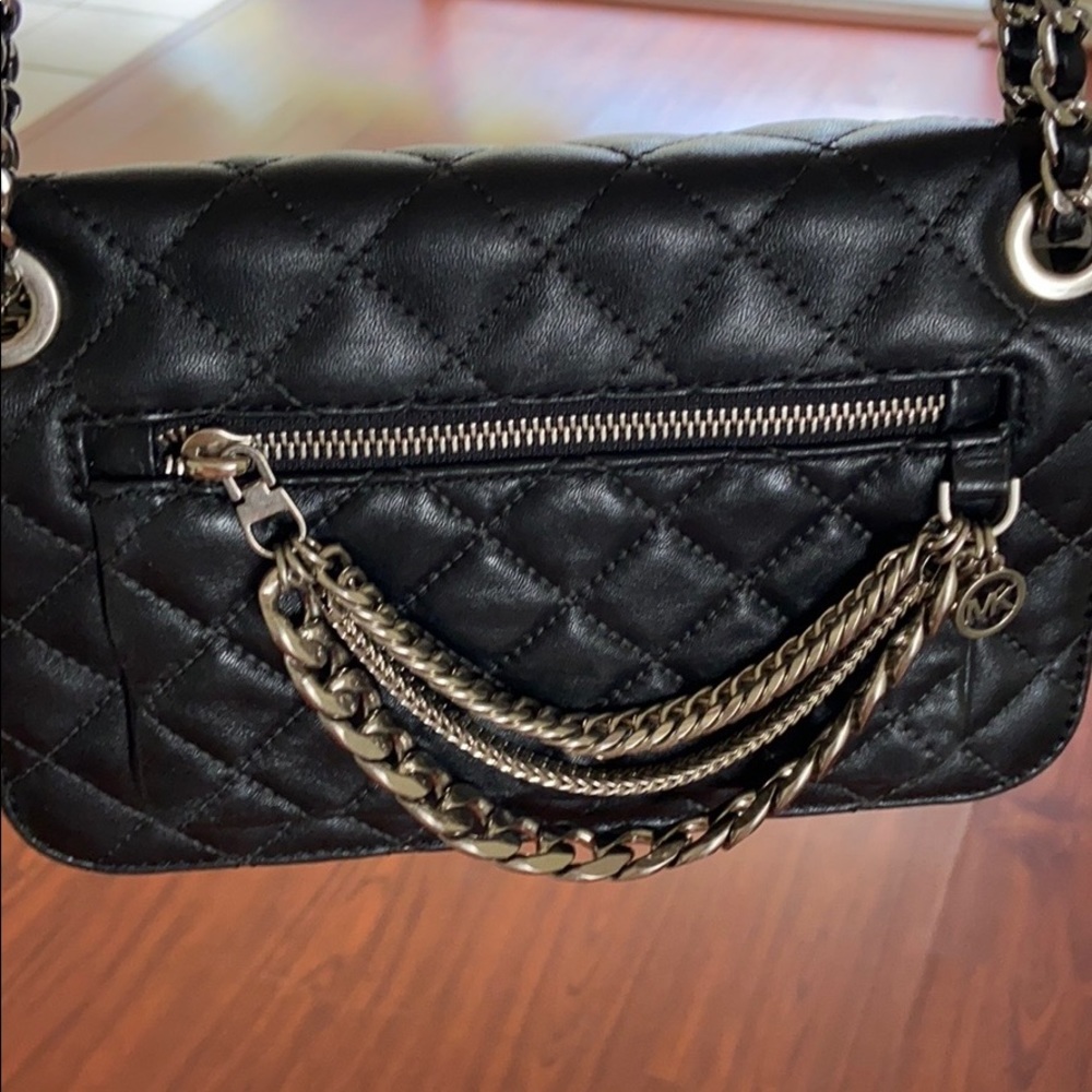 Michael Kors Crossbody 🦋🦋 - Picture 3 of 8